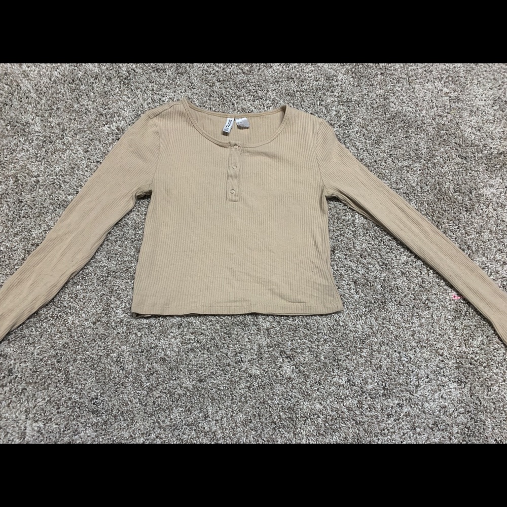 long sleeve cream colored crop top